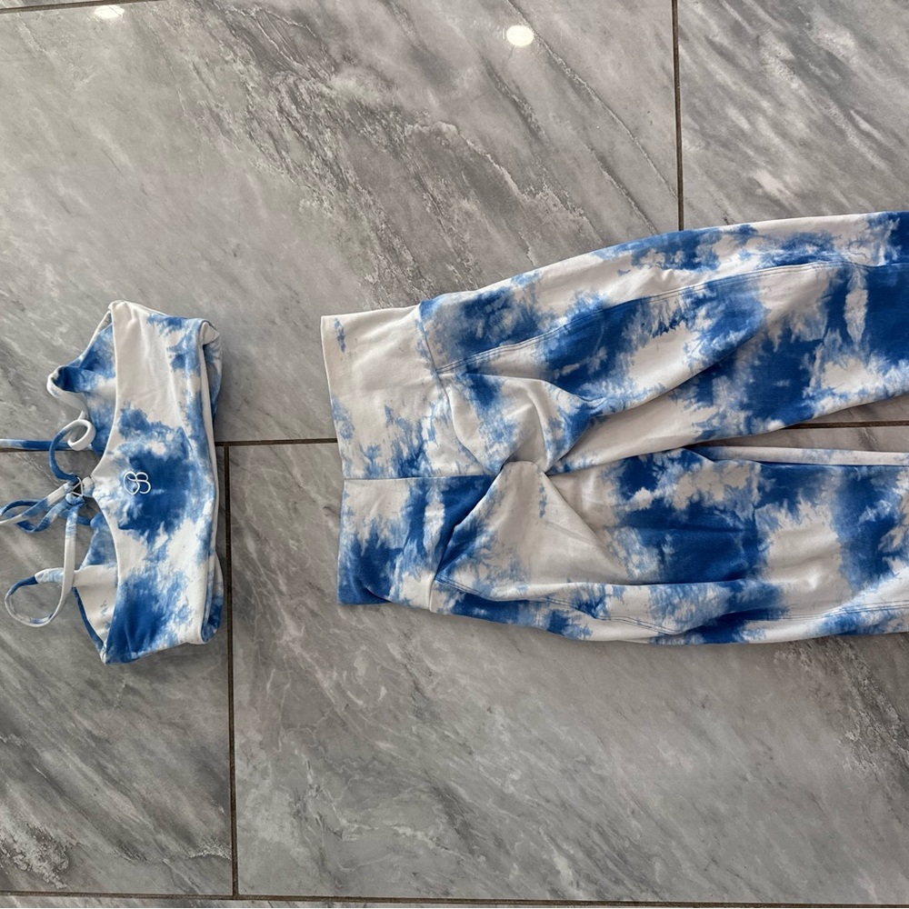 Bombshell Sportswear Blue and White Tie-Dye Set